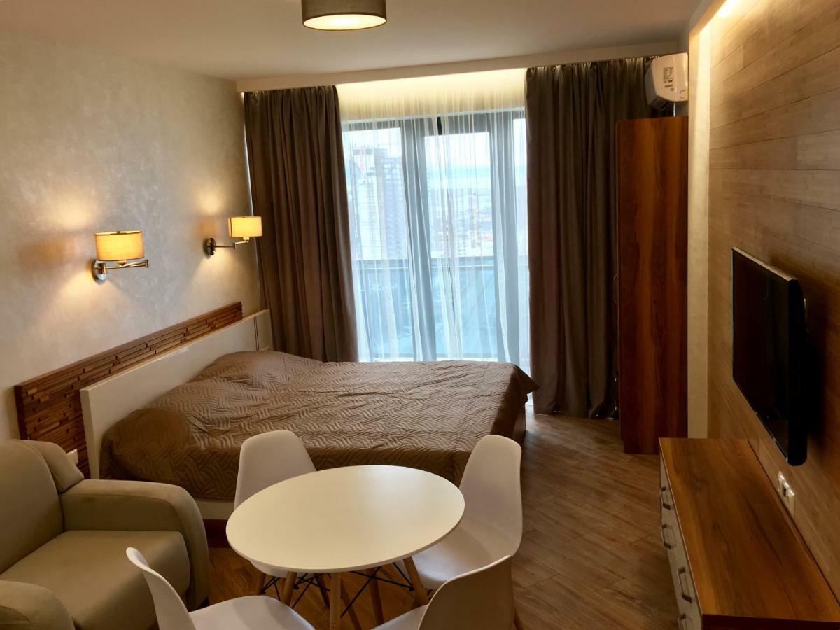 Coast Batumi Apart Hotel Ngoại thất bức ảnh