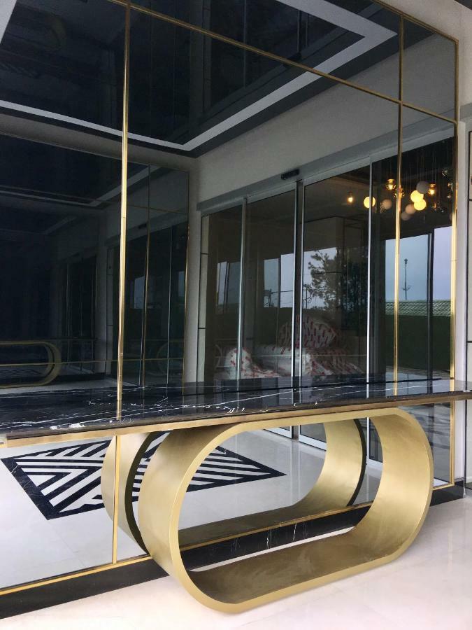 Coast Batumi Apart Hotel Ngoại thất bức ảnh